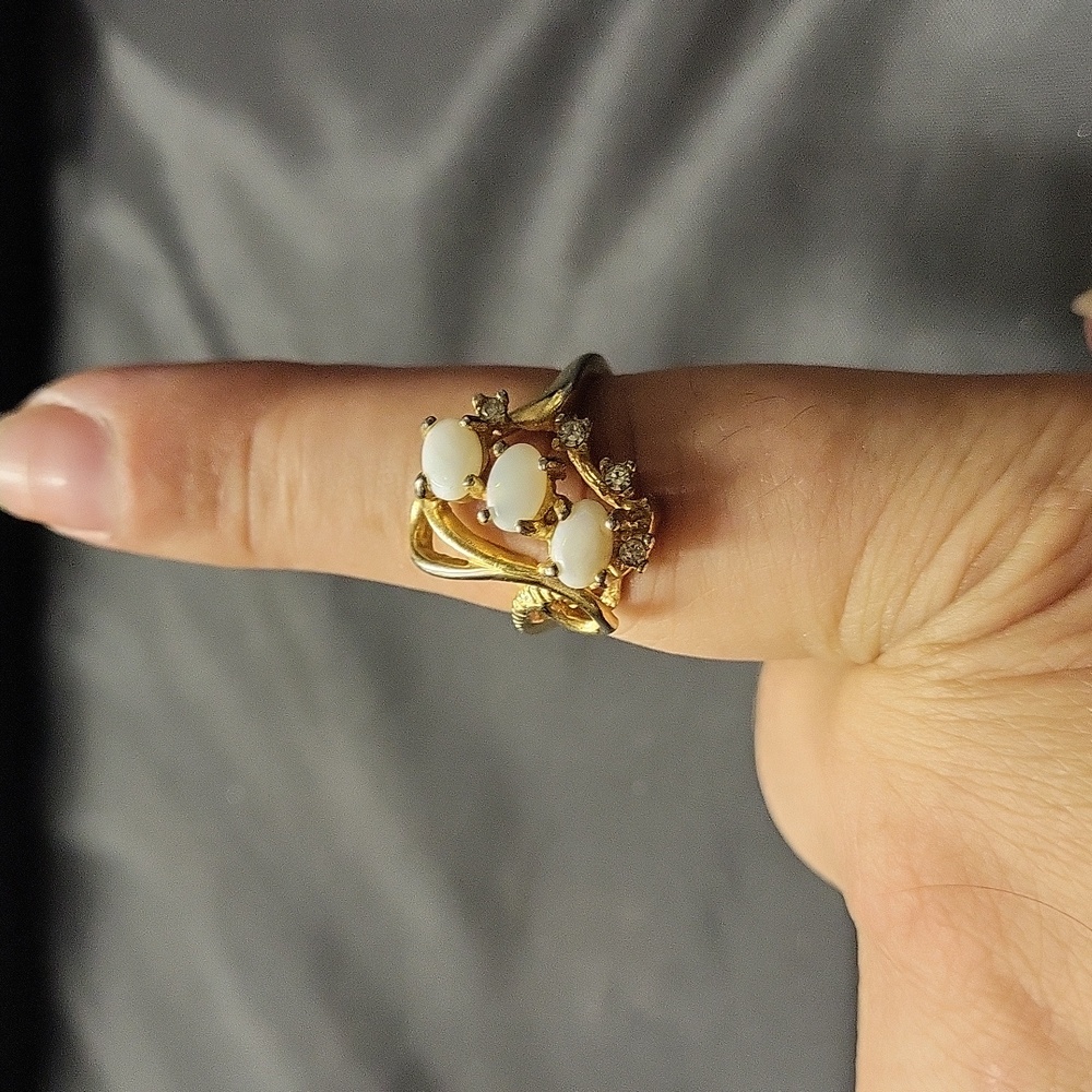 Opal and diamond ring
